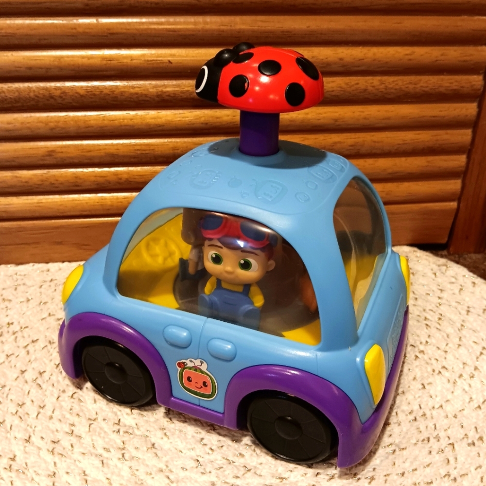 EUC CoComelon Push & Sing Family Car